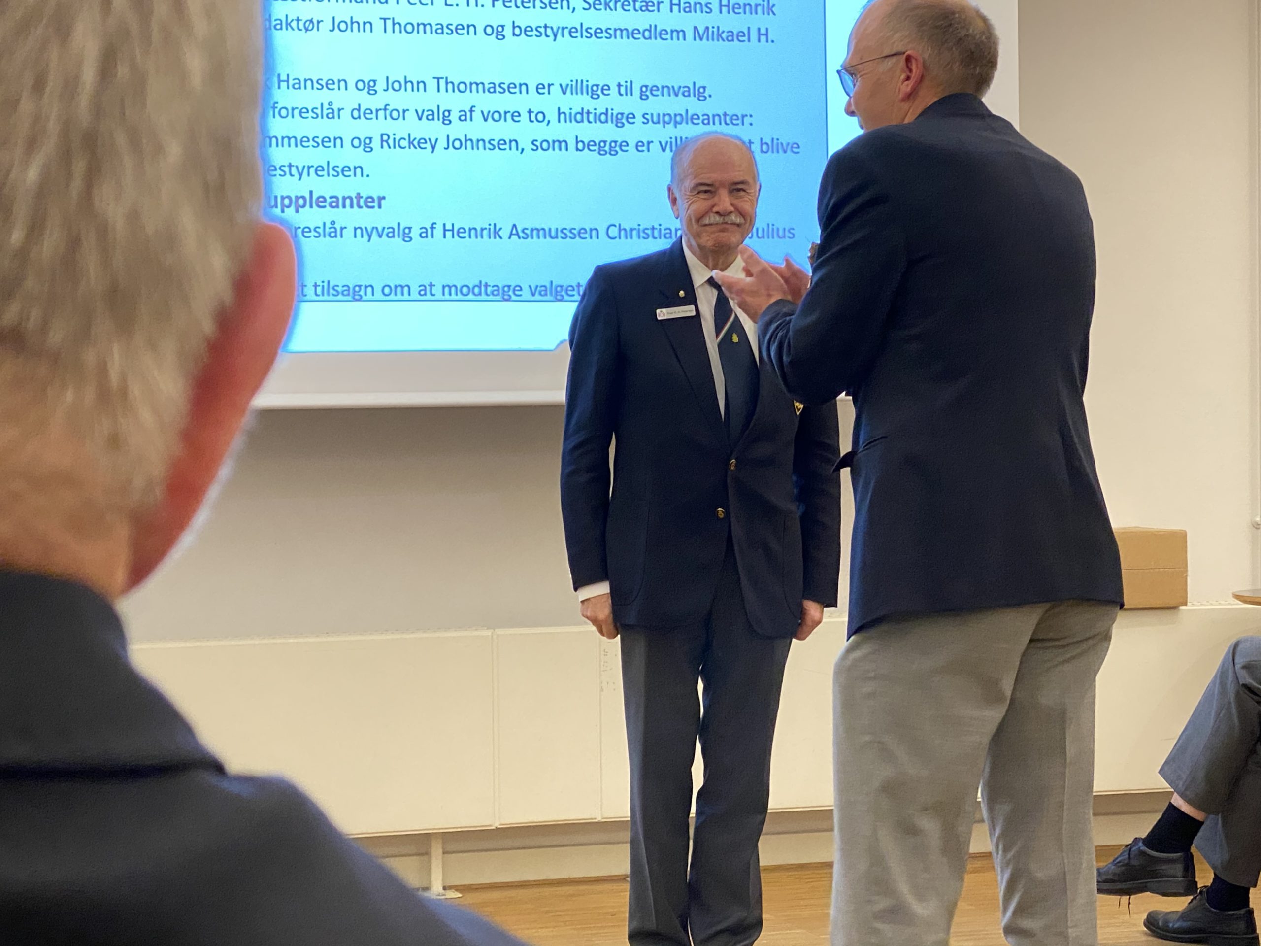 Forsvarsbroder fik æresmedlemskab