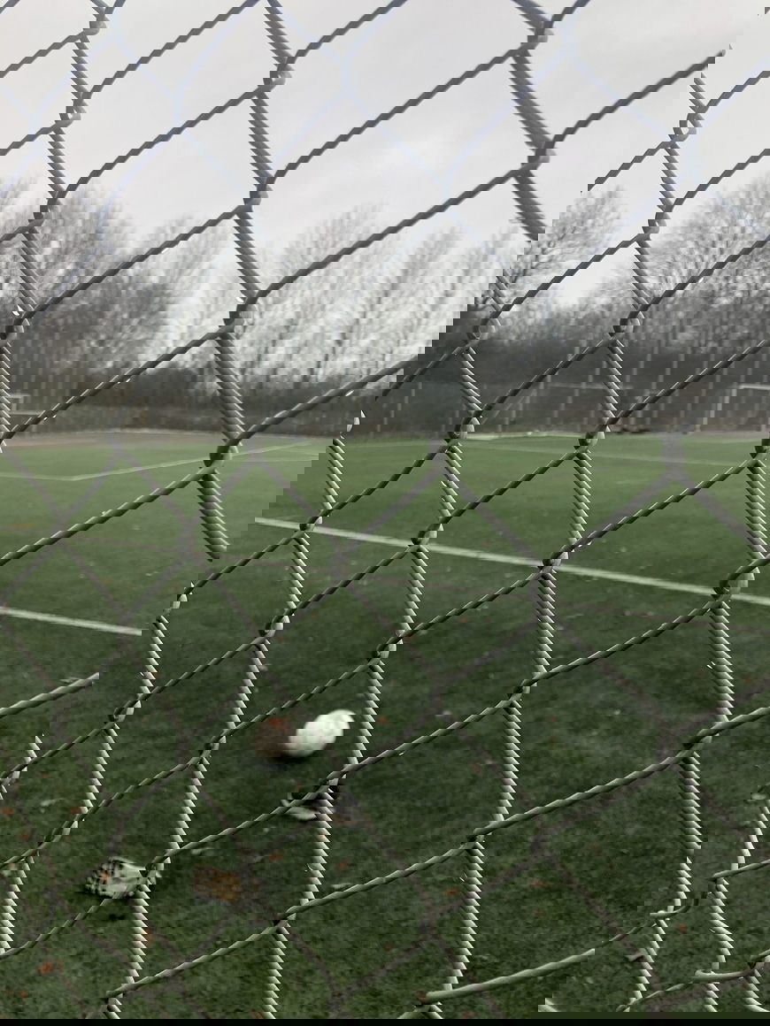 Velkommen til kunststofbanen, kun for piger