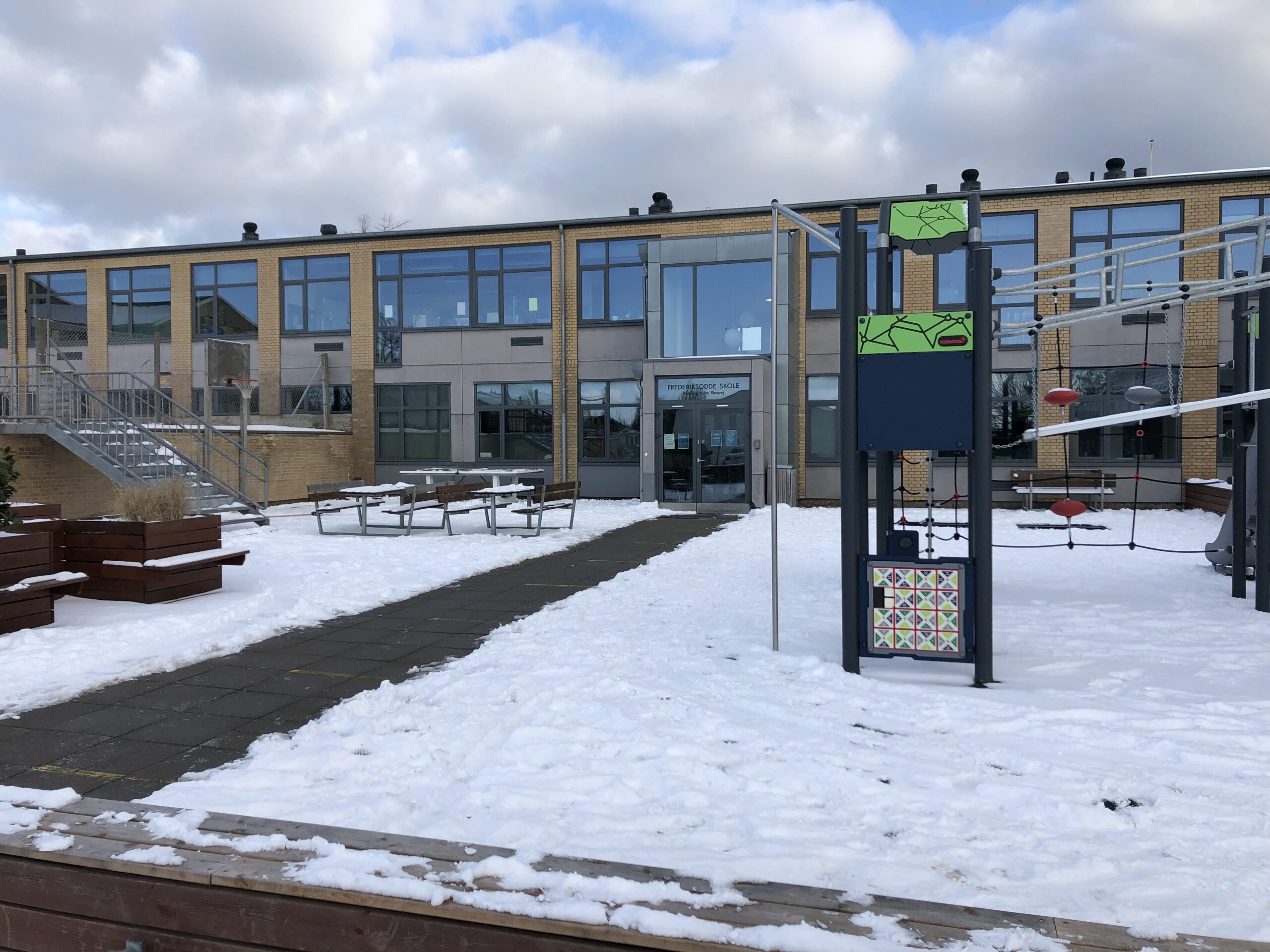 Ole Steen Hansen: Send bare børnene i skole