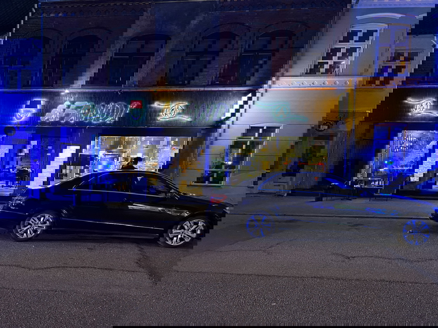 Ild i ventilationsanlæg i restaurant