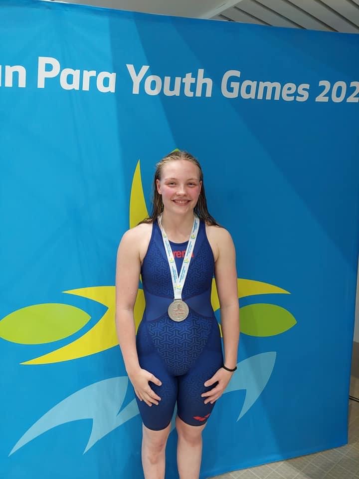 SØLV til Camilla i 100m fri