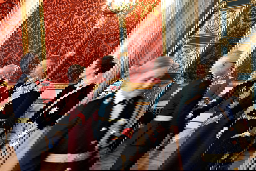 Mette Frederiksen stiller forslag om apanage til Kong Frederik 10.