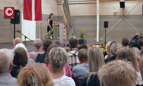 Folkeskoleelever fik deres eksamensbeviser billed